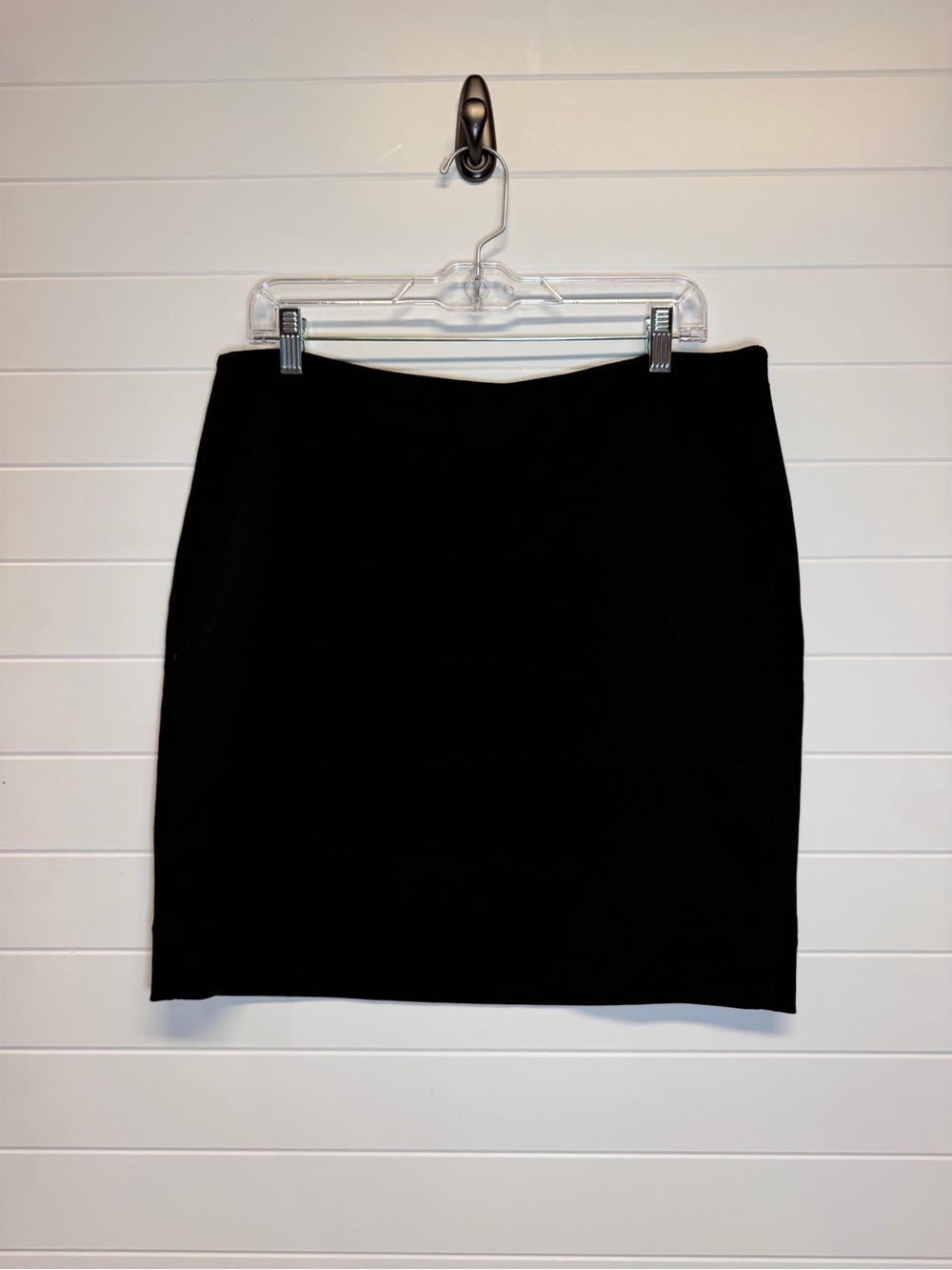 White House Black Market Black Pencil Skirt Size 12, 18” length